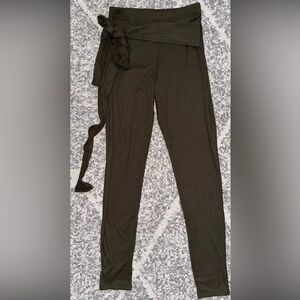 Women’s Olive Green Legging Pants In Size Small